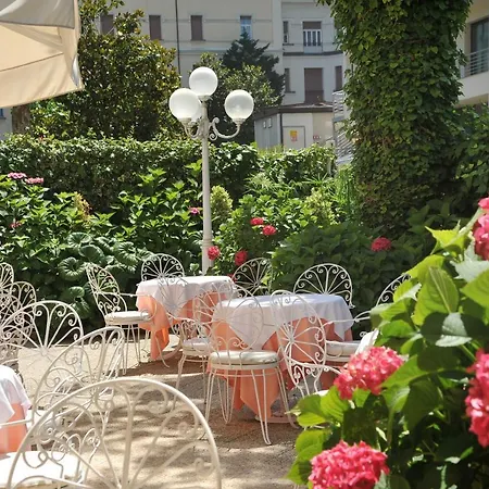 Milton Otel Rimini