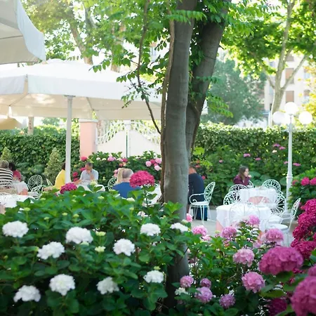 里米尼米尔顿酒店 酒店 4*